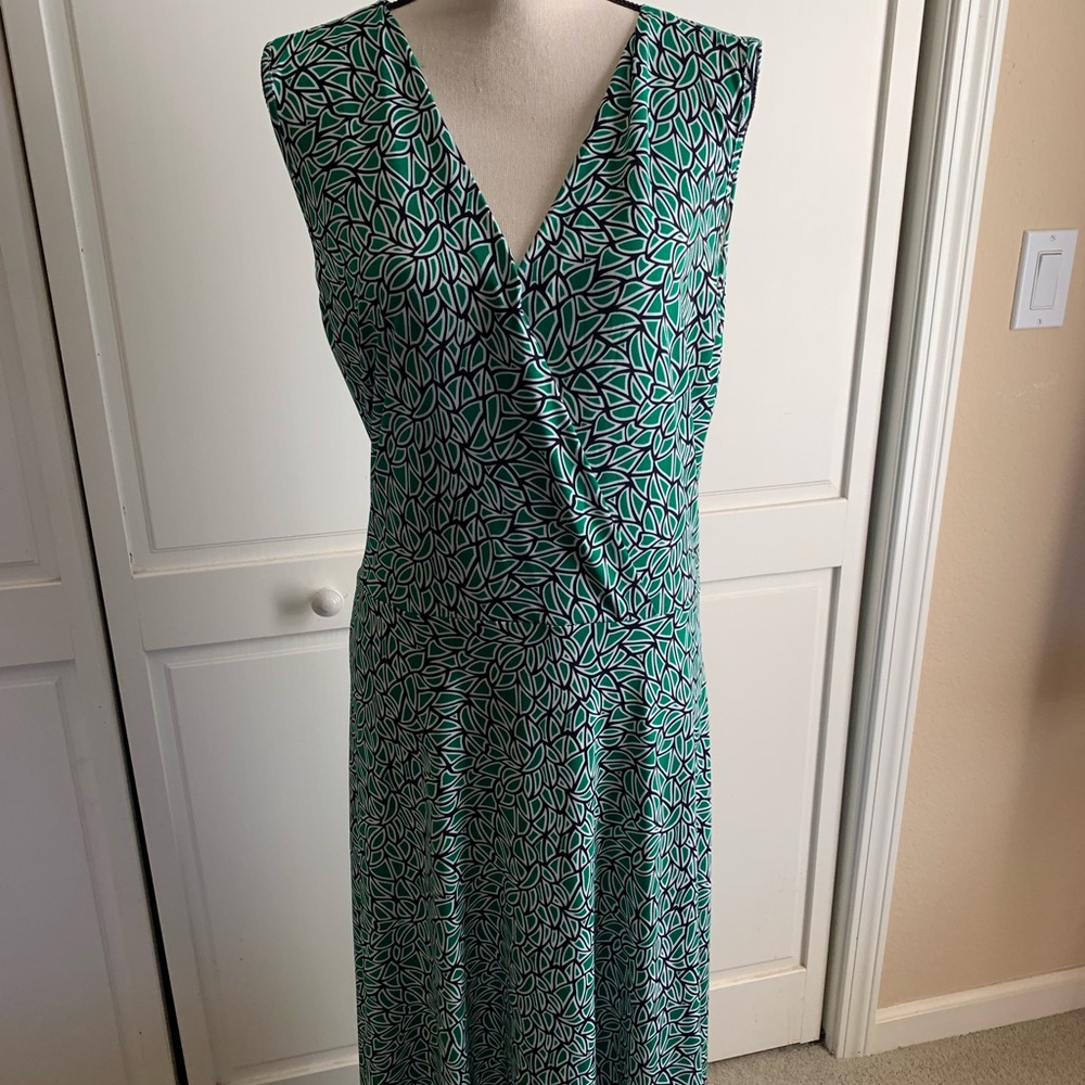 Women’s polyester dress.